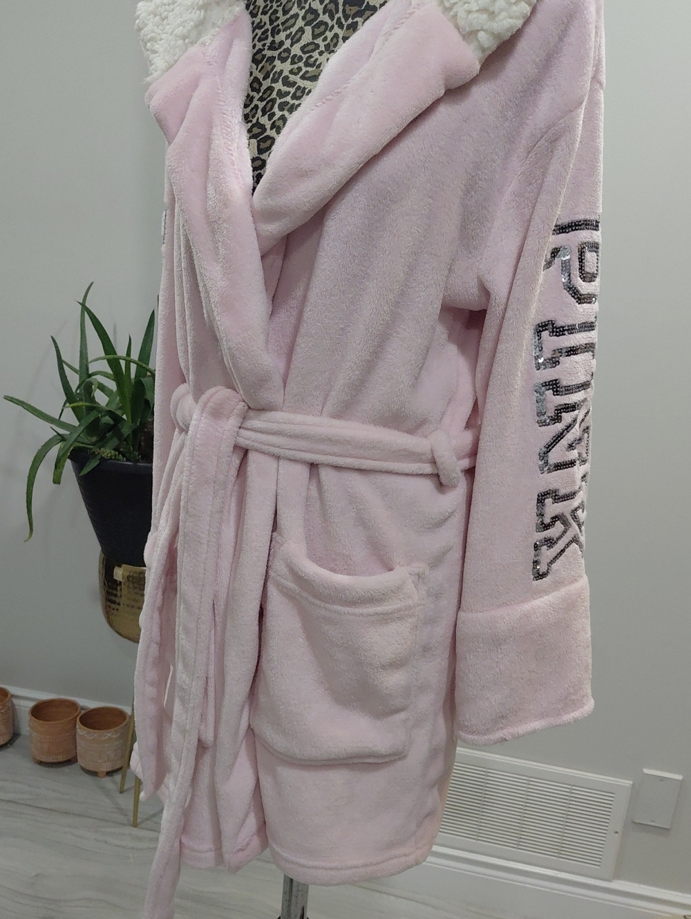 Pink Victorias Secret Pink Robe - Picture 4 of 6